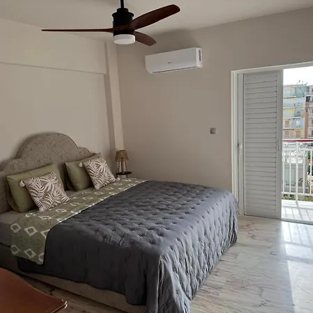 Апартаменты The Balcony Nest Лоутраки