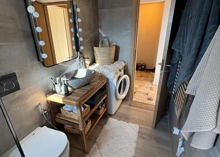 The Balcony Nest * Loutráki